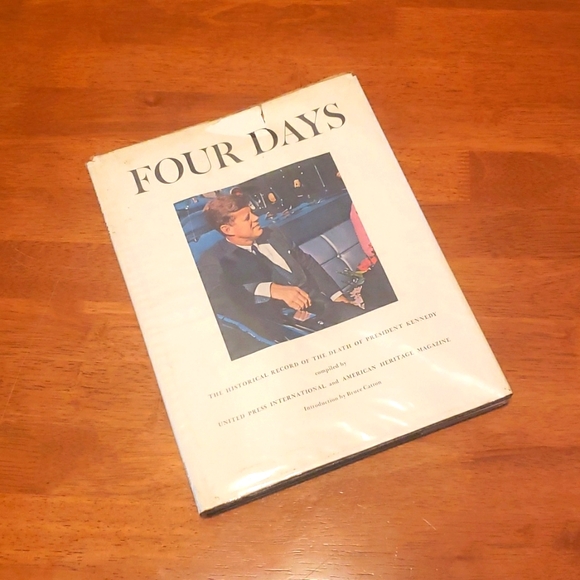 BOOKS Vintage FOUR DAYS The Historical Record Of The Death Of President Kennedy - Picture 1 of 6